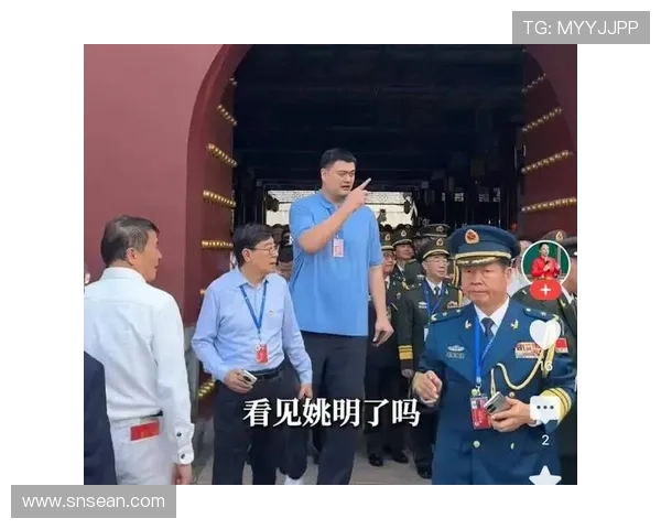 姚明出场音响起瞬间球迷热情高涨的激动时刻 姚明出场音响起瞬间球迷热情高涨的激动时刻